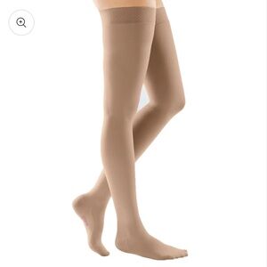 NWOT Mediven Compression Thigh High Stockings with Silicone Dot Band 15-20mmHg.